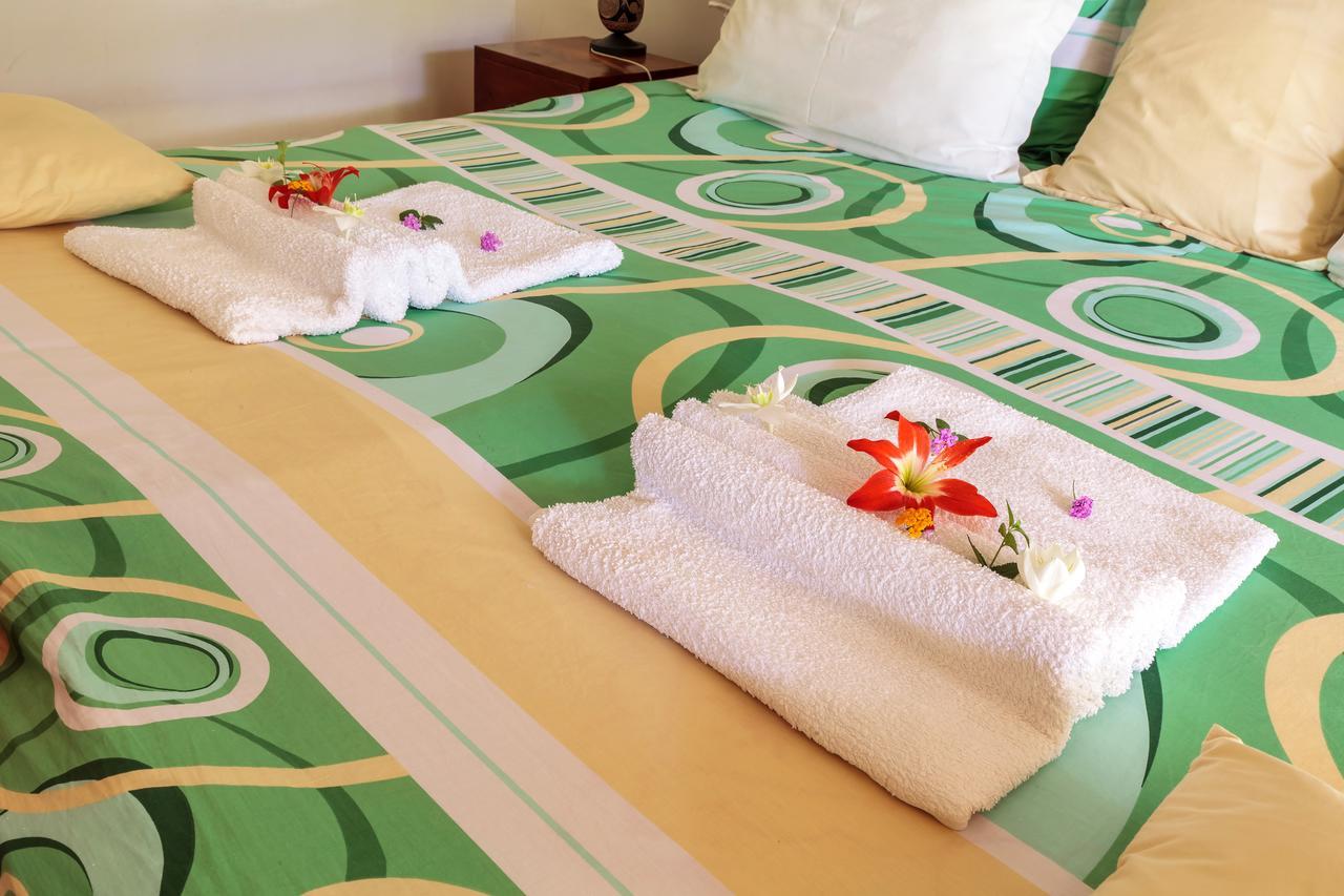Airport Guesthouse Entebbe Ngoại thất bức ảnh